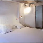 Cheap & Chic Hotell