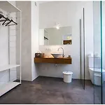 Cheap & Chic Hotell 3*