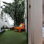 Hotell Cheap & Chic