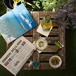 Cheap & Chic 3*