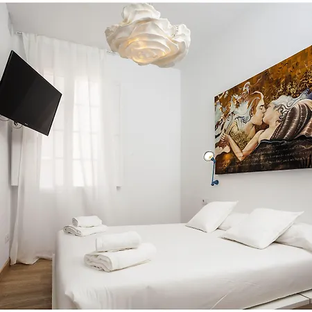 Cheap & Chic Hotel 3* Сьюдадела