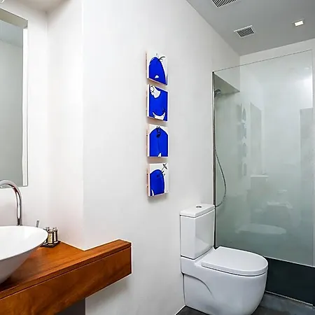 Hotel Cheap & Chic