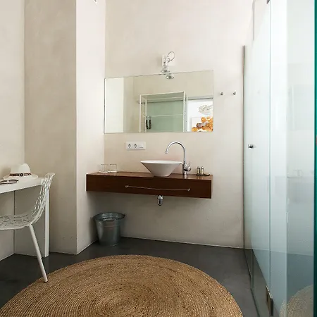 Cheap & Chic Hotel 3*