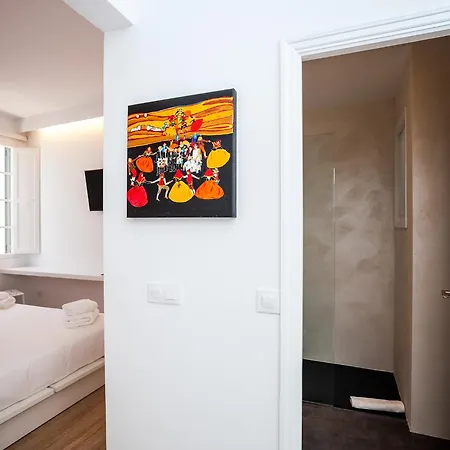Hotel Cheap & Chic