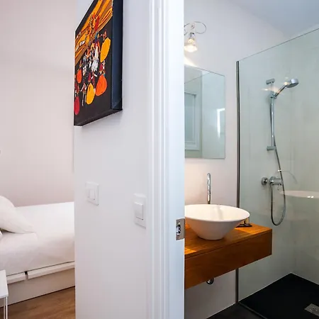 Hotel Cheap & Chic