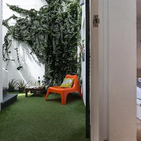 Отель Cheap & Chic Hotel