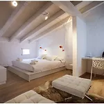 Cheap & Chic Hotel