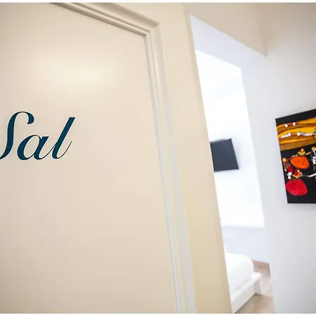 Hotel Cheap & Chic 3*